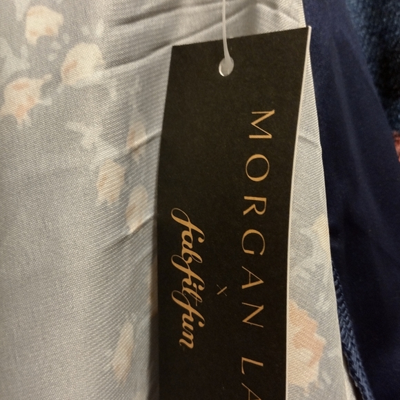 Morgan Lane Satin Robe - Picture 8 of 8